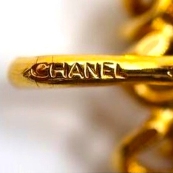 Authentic Chanel Chain Layer Necklace in Gold - Picture 9 of 9